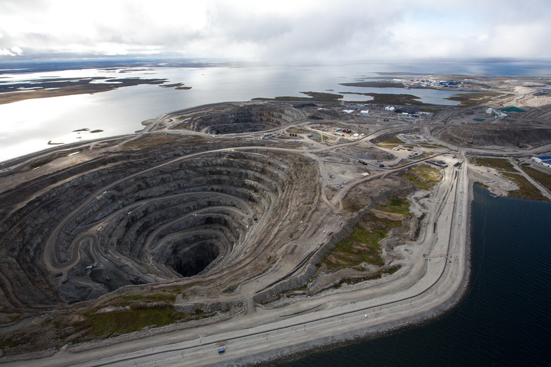 Illustration for article titled These 21 Enormous Man Made Holes Will Give You Vertigo